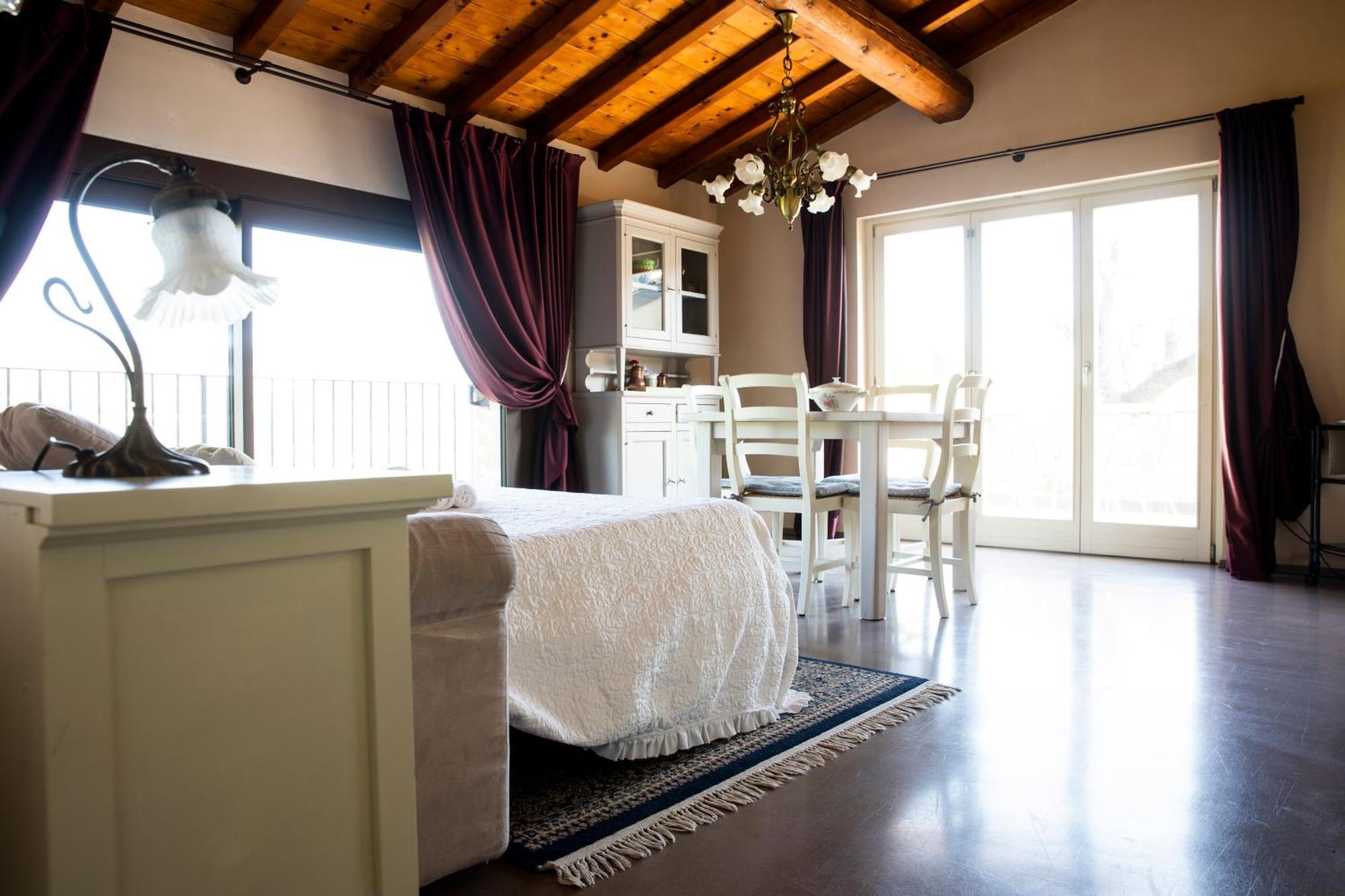 Corte Dei Soavi Suites - Apartments โซอาวี ภายนอก รูปภาพ
