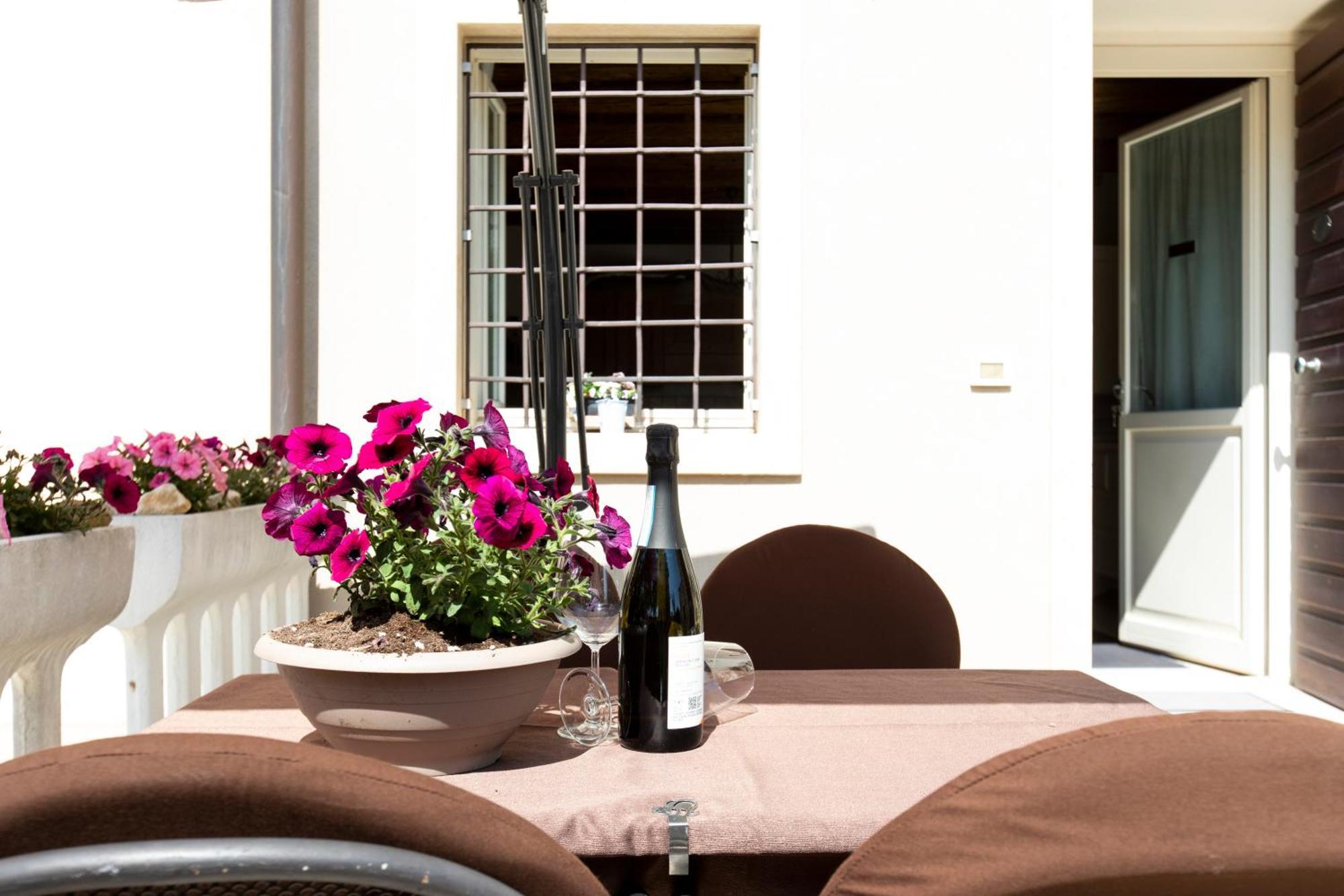 Corte Dei Soavi Suites - Apartments โซอาวี ภายนอก รูปภาพ